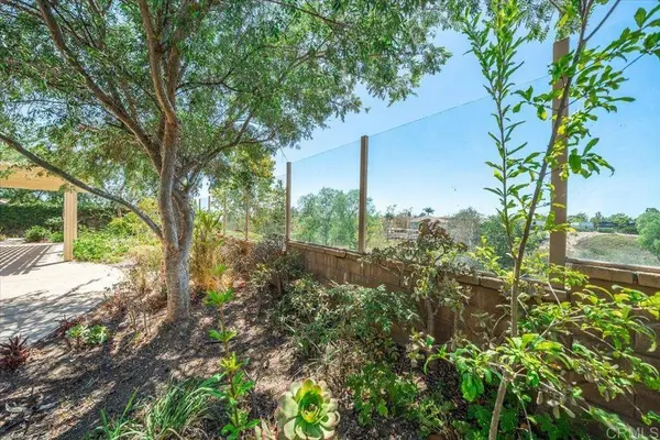 352 Tom McGuinness Jr CIR, Fallbrook, CA 92028