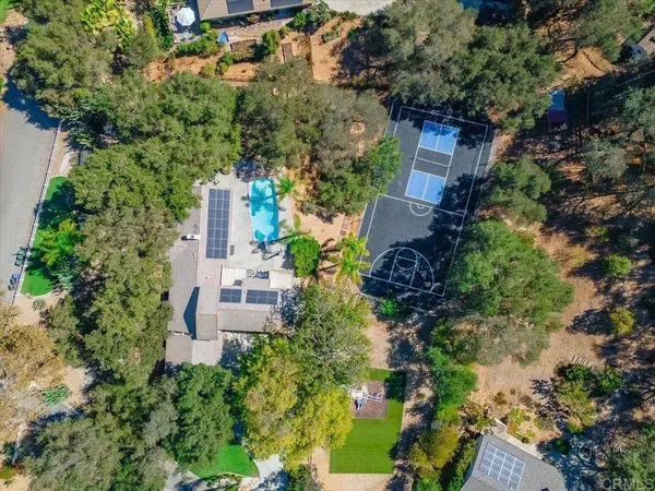 1841 Tecalote DR, Fallbrook, CA 92028