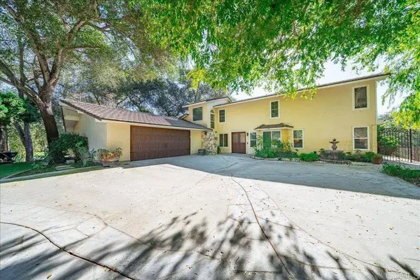 1841 Tecalote DR