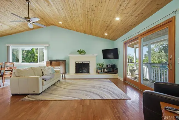 472 E Kalmia ST, Fallbrook, CA 92028