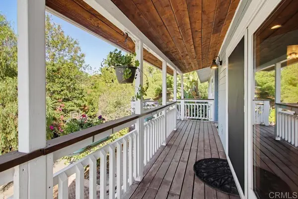 472 E Kalmia ST, Fallbrook, CA 92028