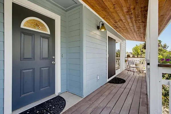 472 E Kalmia ST, Fallbrook, CA 92028