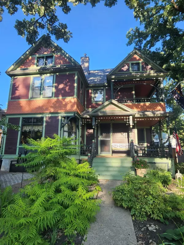 712 Duff Avenue, Ames, IA 50010