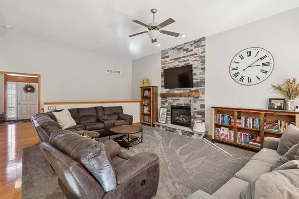 849 SE Delaware Avenue, Ankeny, IA 50021