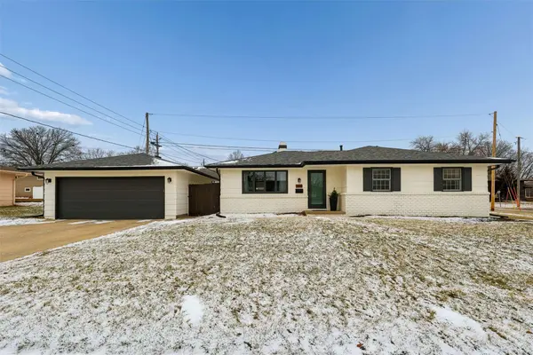 902 SE Trilein Drive, Ankeny, IA 50021