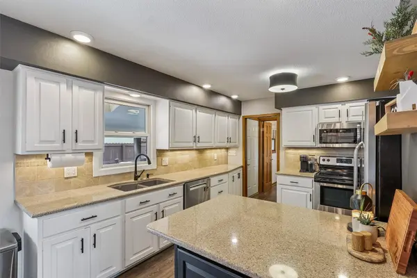 902 SE Trilein Drive, Ankeny, IA 50021