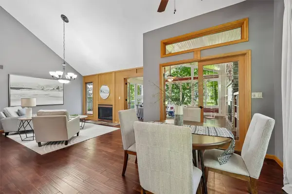6913 NE Berwick Drive, Ankeny, IA 50021