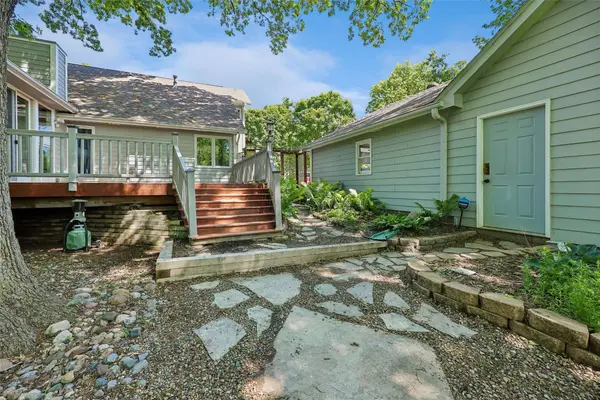 6913 NE Berwick Drive, Ankeny, IA 50021
