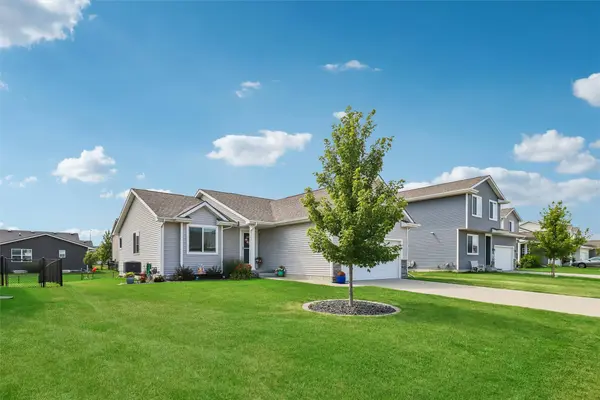 810 NE Meadow Landing Drive, Ankeny, IA 50021