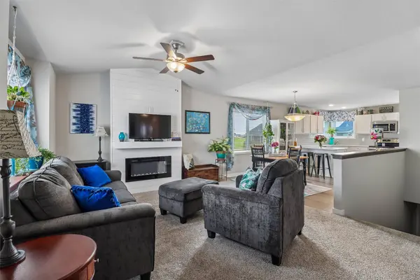 810 NE Meadow Landing Drive, Ankeny, IA 50021