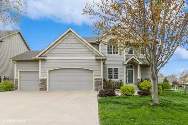 14617 Dellwood Drive, Urbandale, IA 50323
