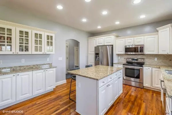 14617 Dellwood Drive, Urbandale, IA 50323