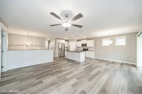 112 Hickory Way, Polk City, IA 50226
