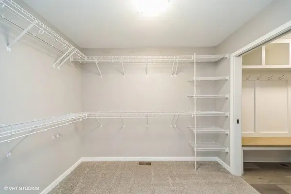 112 Hickory Way, Polk City, IA 50226