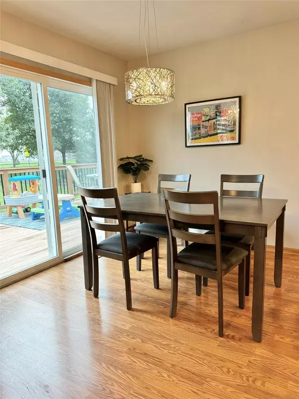 9734 Red Sunset Court, West Des Moines, IA 50266