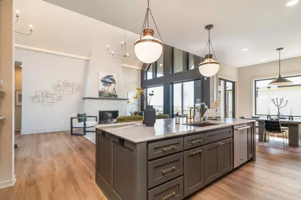 4735 Centennial Boulevard, Urbandale, IA 50323