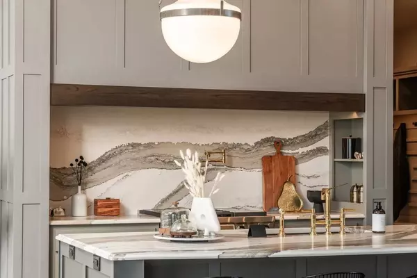 4735 Centennial Boulevard, Urbandale, IA 50323