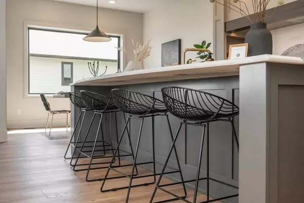 4735 Centennial Boulevard, Urbandale, IA 50323