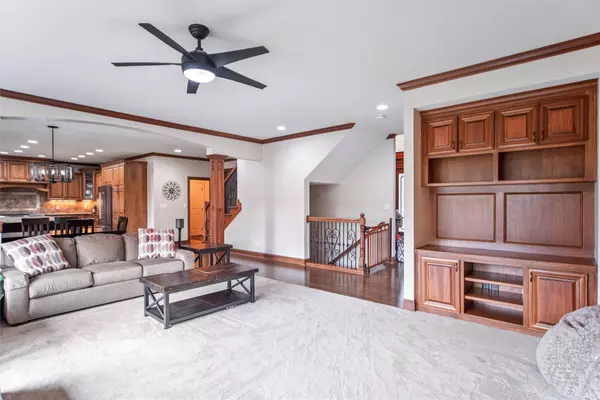 3007 152nd Street, Urbandale, IA 50323