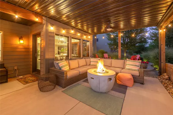 3105 152nd Street, Urbandale, IA 50323