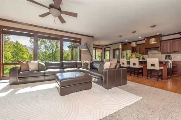 3105 152nd Street, Urbandale, IA 50323