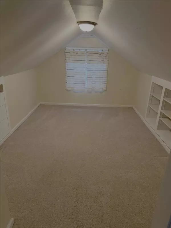 1944 SW 1st Street, Des Moines, IA 50315