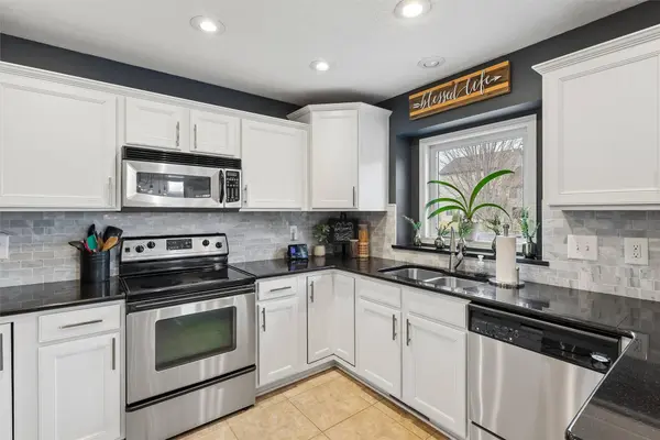 15801 Winston Avenue, Urbandale, IA 50323