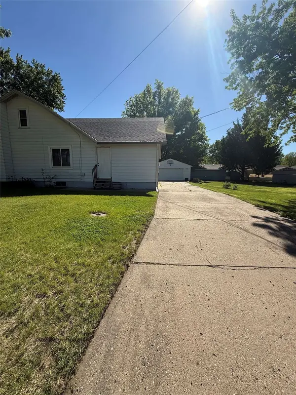 3601 Hull Avenue, Des Moines, IA 50317