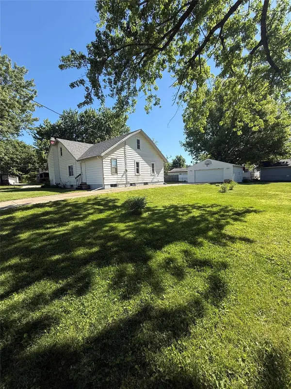 3601 Hull Avenue, Des Moines, IA 50317