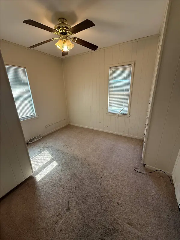 3601 Hull Avenue, Des Moines, IA 50317