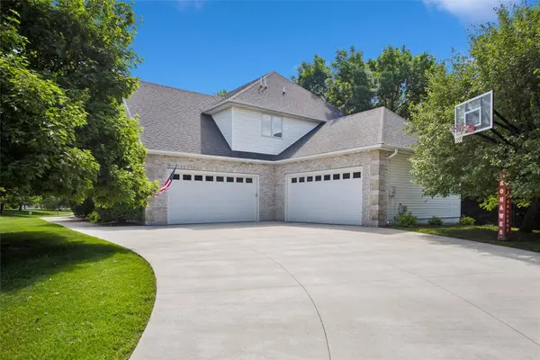 3521 133rd Way, Urbandale, IA 50323
