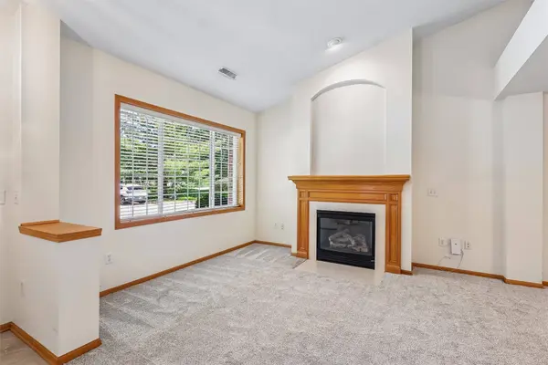 7610 Wistful Vista Drive #604, West Des Moines, IA 50266