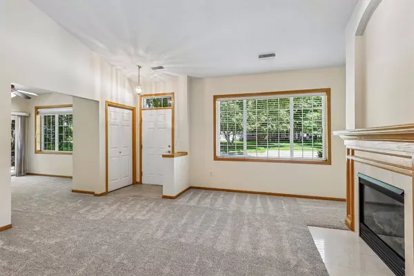 7610 Wistful Vista Drive #604, West Des Moines, IA 50266