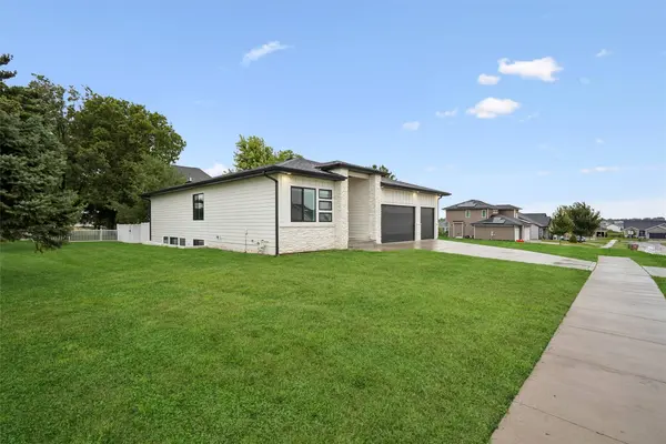 1403 19th Street SE, Altoona, IA 50009