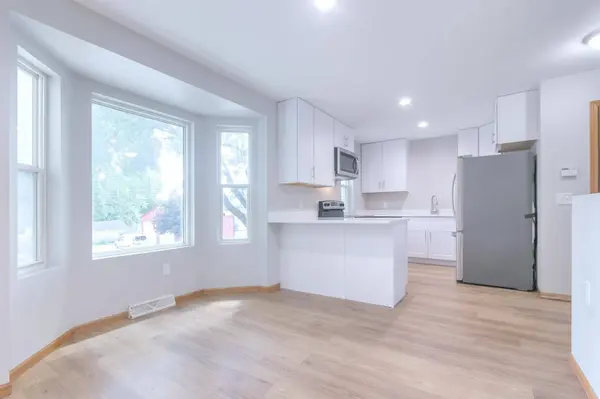 2414 Commercial Avenue, Madison, WI 53704