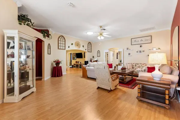 1042 SOLEDAD WAY, Lady Lake, FL 32159