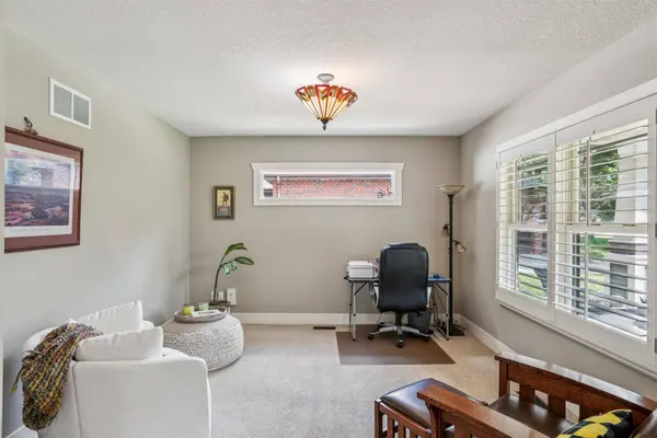 2716 53rd Street, Des Moines, IA 50310