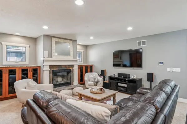 2716 53rd Street, Des Moines, IA 50310