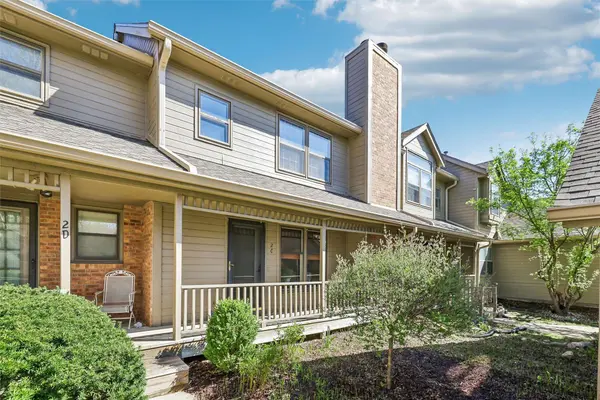 1070 50th Street #2C, West Des Moines, IA 50266