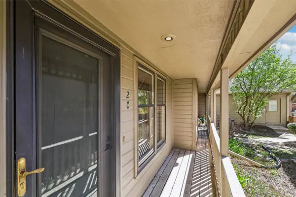 1070 50th Street #2C, West Des Moines, IA 50266