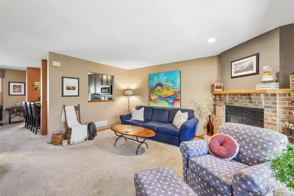 1070 50th Street #2C, West Des Moines, IA 50266