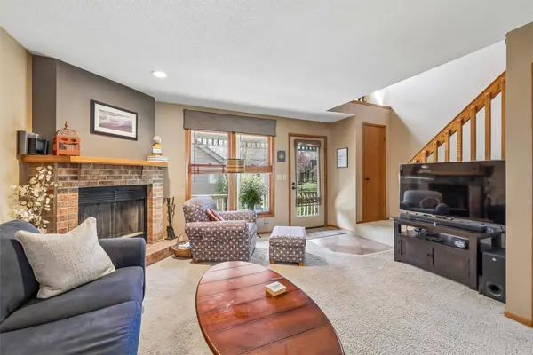 1070 50th Street #2C, West Des Moines, IA 50266