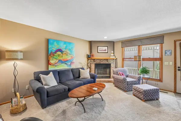 1070 50th Street #2C, West Des Moines, IA 50266