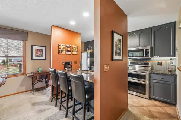 1070 50th Street #2C, West Des Moines, IA 50266