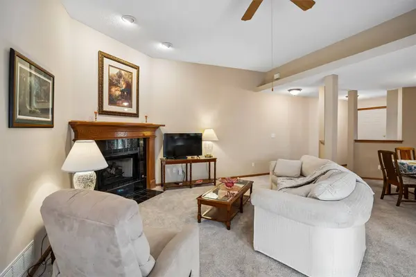 3305 Ep True Parkway #503, West Des Moines, IA 50265