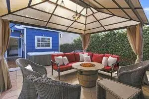 305 Mesa LN Lane, Santa Barbara, CA 93109