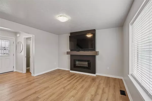 1836 17th Street SE, Altoona, IA 50009