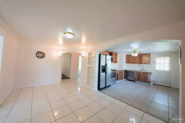 1704 N S St, Pensacola, FL 32505