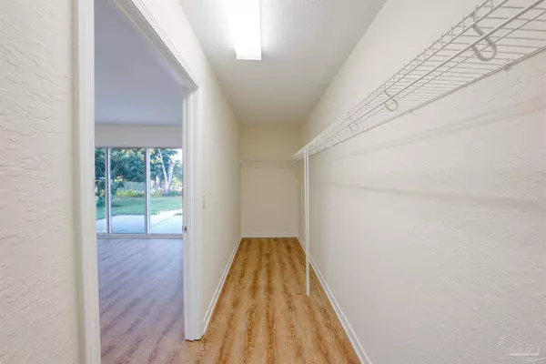 2016 Pin High Dr, Pensacola, FL 32526