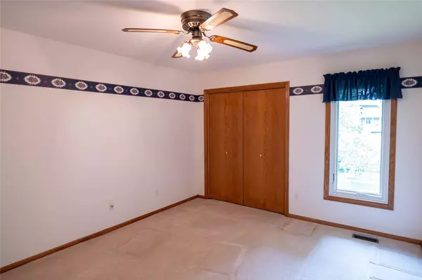 1126 SE Mallard Creek Drive, Ankeny, IA 50021